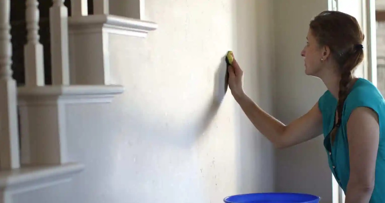 How To Clean Walls When Moving Out